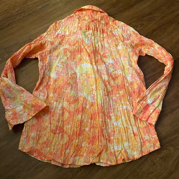 Foxcroft NYC Strawberry Tied Shirt size 4 - Picture 3 of 7